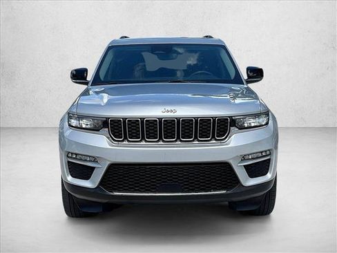 Used 2023 Jeep Grand Cherokee Limited RWD image 3