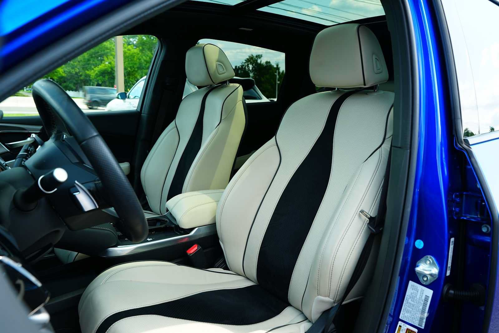 Certified 2025 Acura RDX w/ Advance Package AWD/4WD image 17