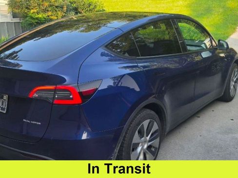 Used 2021 Tesla Model Y Long Range AWD/4WD image 1