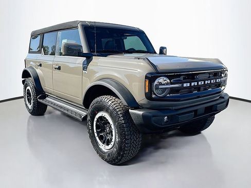 New 2025 Ford Bronco Outer Banks w/ Sasquatch Package image 36