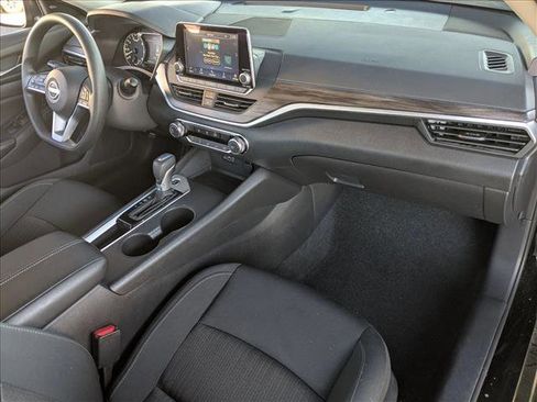 Used 2025 Nissan Altima 2.5 SV image 20