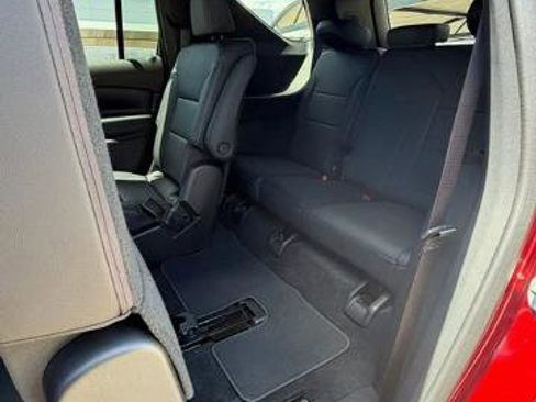 Used 2024 Chevrolet Traverse LT w/ Midnight/Sport Edition FWD image 11