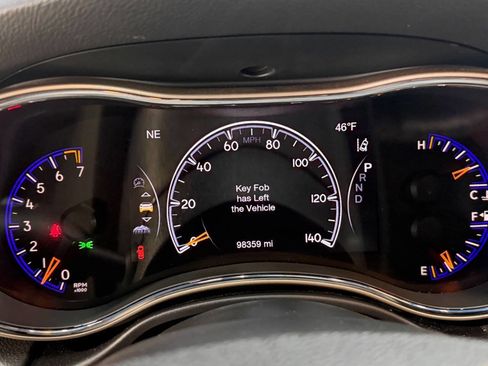 Used 2017 Jeep Grand Cherokee Limited w/ Luxury Group II image 28