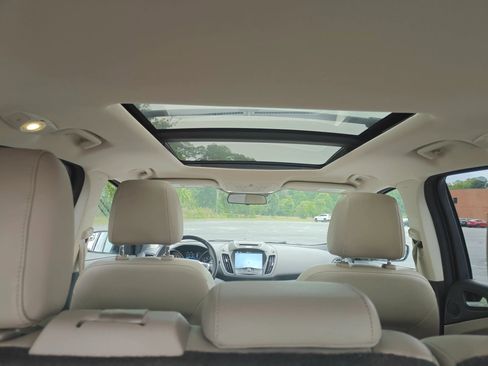 Used 2016 Ford Escape SE w/ SE Leather Comfort Package AWD/4WD image 18