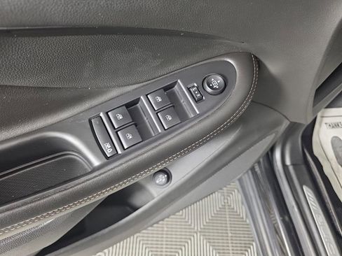 Used 2017 Buick Envision Essence w/ LPO, Cargo Package FWD image 13
