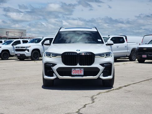 Used 2022 BMW X7 xDrive40i w/ M Sport Package AWD/4WD image 2
