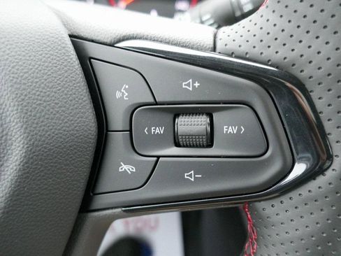 New 2026 Chevrolet Trax RS w/ Sunroof Package image 16