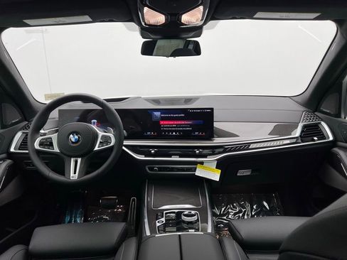 Certified 2025 BMW X7 M60i image 11