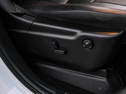 Used 2018 Dodge Durango R/T w/ Blacktop Package image 35