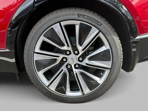 New 2024 Cadillac Lyriq Luxury AWD/4WD image 12
