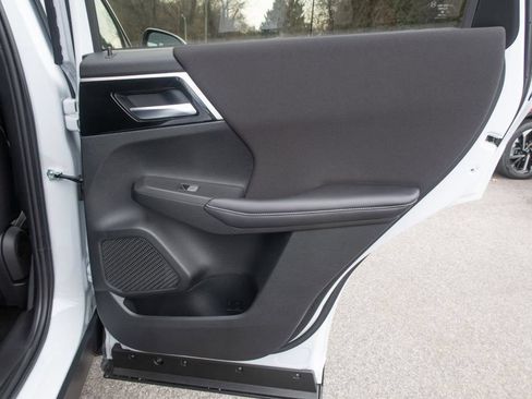 New 2025 Mitsubishi Outlander ES AWD/4WD image 16