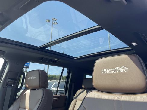 New 2026 Chevrolet Suburban High Country image 20