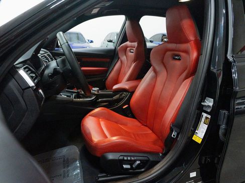 Used 2018 BMW M3 image 26