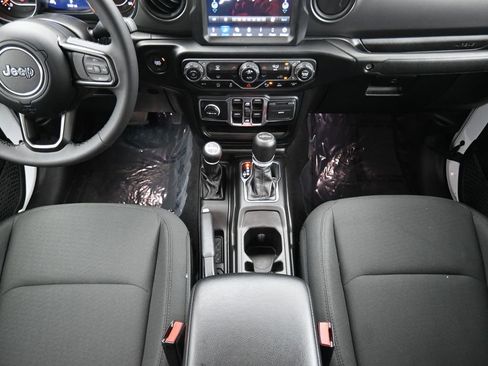 Used 2023 Jeep Gladiator Sport image 31