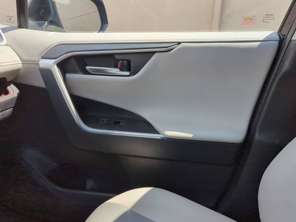 Used 2023 Toyota RAV4 Limited AWD/4WD image 38