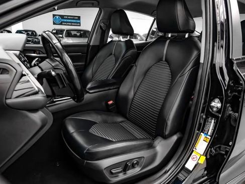 Used 2019 Toyota Camry SE image 36