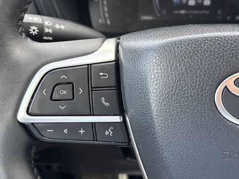 Used 2025 Toyota Grand Highlander FWD image 23