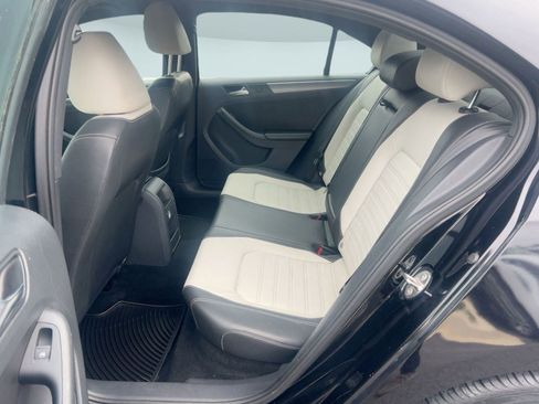 Used 2016 Volkswagen Jetta Sport image 14