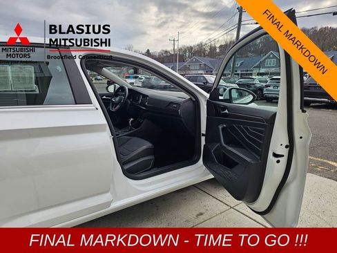 Used 2024 Volkswagen Jetta SEL image 12