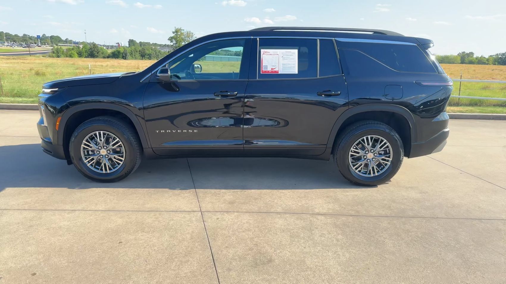 Used 2026 Chevrolet Traverse LT AWD/4WD image 6
