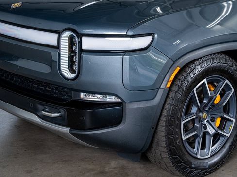 Used 2022 Rivian R1T Launch Edition image 13