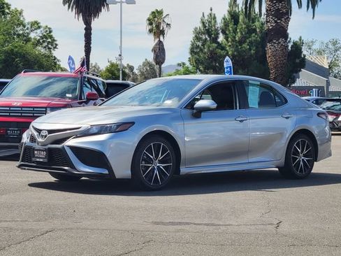 Used 2021 Toyota Camry SE FWD image 2