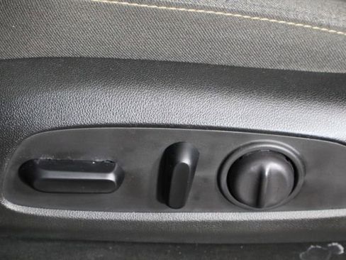 Used 2020 Chevrolet Equinox LT image 22