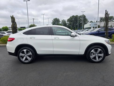 Used 2017 Mercedes-Benz GLC 300 4MATIC Coupe image 6