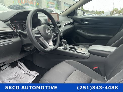 Used 2025 Nissan Altima 2.5 SV FWD image 20