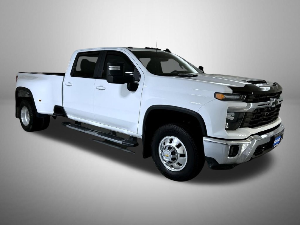 Certified 2025 Chevrolet Silverado 3500 LT AWD/4WD image 4