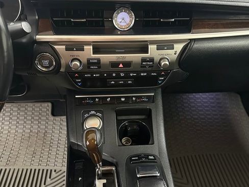 Used 2013 Lexus ES 350 image 17
