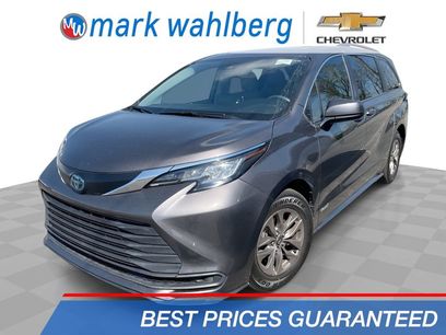 Used 2021 Toyota Sienna LE w/ LE Plus Package