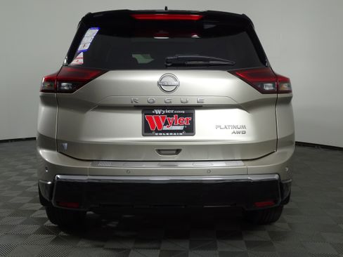 New 2026 Nissan Rogue Platinum image 18