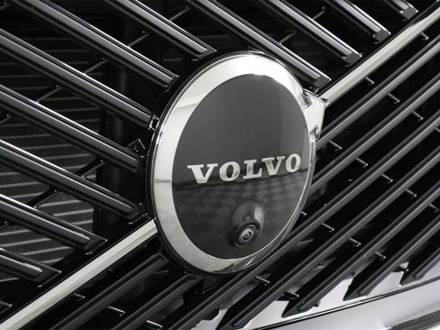 Used 2026 Volvo XC60 B5 Ultra w/ Protection Package Premier image 27