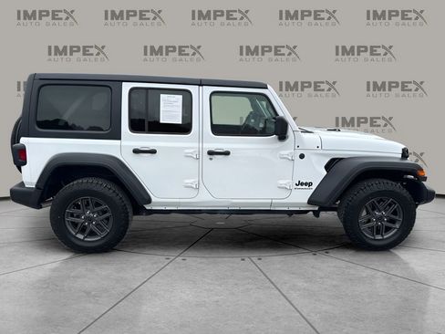 Used 2025 Jeep Wrangler Unlimited Sport AWD/4WD image 6