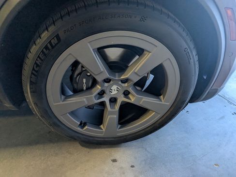 Used 2025 Porsche Macan Electric image 19