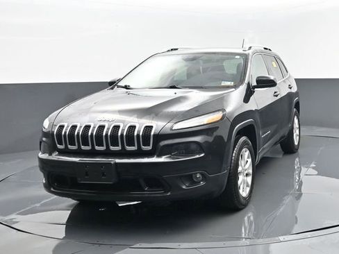 Used 2016 Jeep Cherokee Latitude w/ Cold Weather Group AWD/4WD image 22
