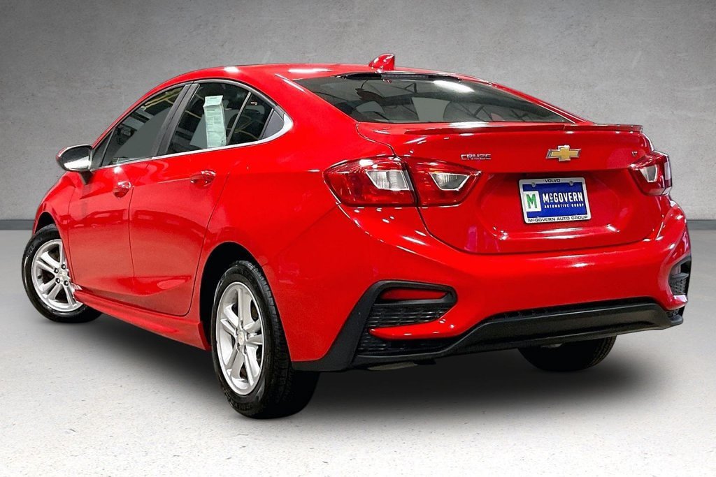 Used 2017 Chevrolet Cruze LT w/ RS Package FWD image 4
