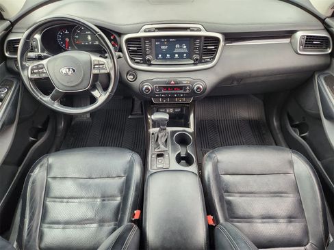 Used 2019 Kia Sorento EX image 24