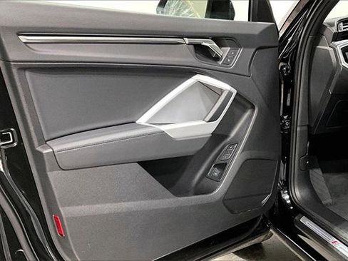 Certified 2025 Audi Q3 2.0T Premium w/ Convenience Package image 17