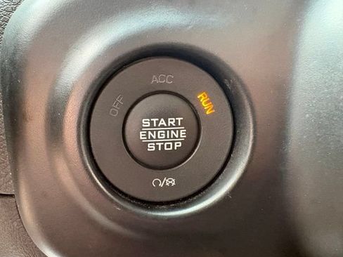 Used 2022 Jeep Wrangler Sport AWD/4WD image 22