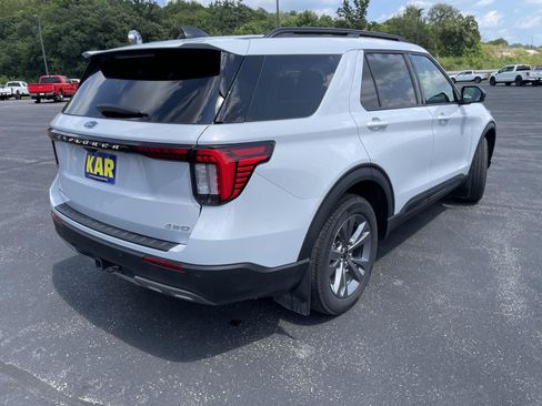 Certified 2026 Ford Explorer Active w/ Active Comfort Package AWD/4WD image 9