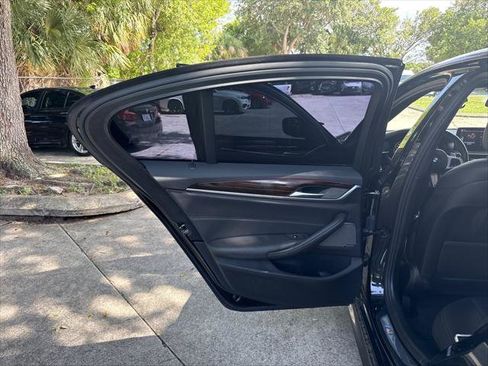 Used 2021 BMW 530i w/ M Sport Package RWD image 26