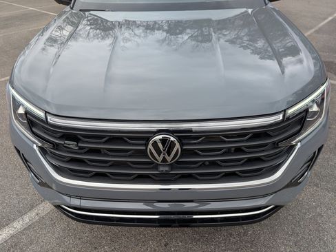 Used 2025 Volkswagen Atlas Cross Sport SEL Premium R-Line image 12