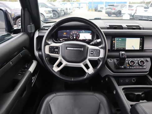 Used 2020 Land Rover Defender 110 HSE image 31