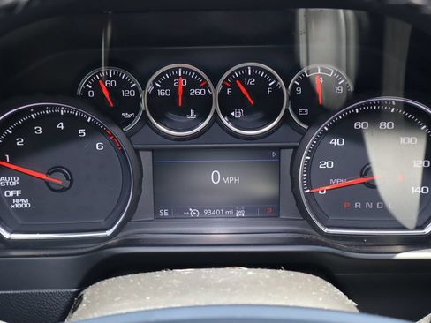 Used 2021 Chevrolet Silverado 1500 LT Trail Boss w/ Convenience Package II AWD/4WD image 9