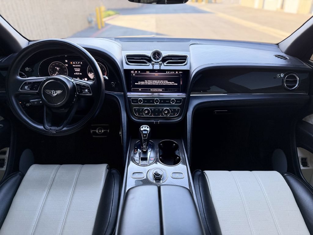 Used 2021 Bentley Bentayga AWD/4WD image 17