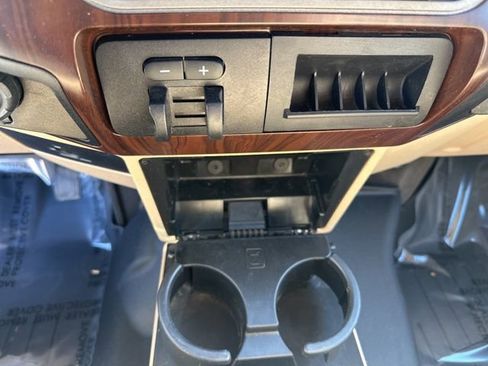 Used 2012 Ford F250 Lariat w/ Chrome Pkg image 30