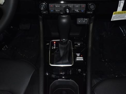 New 2026 Jeep Compass Latitude w/ Sun and Sound Group AWD/4WD image 18