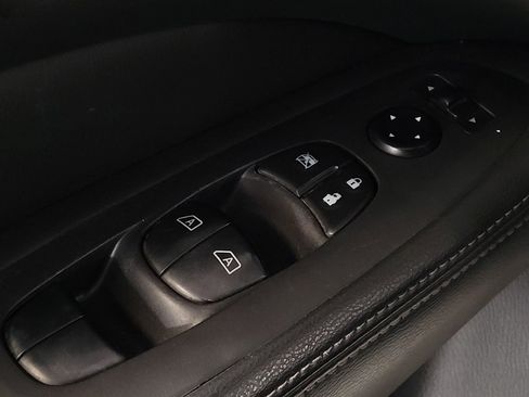 Used 2017 Nissan Pathfinder Platinum FWD image 27